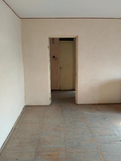 Apartament cu 2 camere semidecomandat în Fetești-Gară