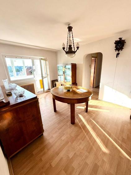 Apartament cu 3 camere decomandat în Șerban Vodă