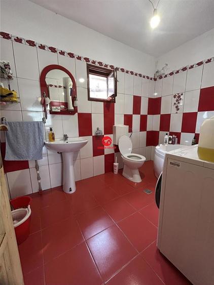 Casă cu 4 camere cu Teren 555 Mp în Eforie