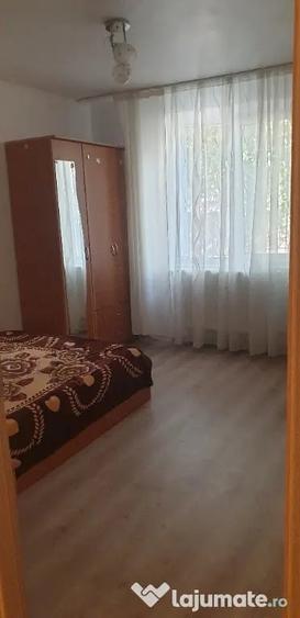 Apartament cu 3 camere decomandat în Dristor