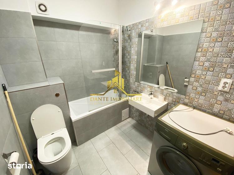 Apartament cu 3 camere semidecomandat, mobilat în Bulgaria