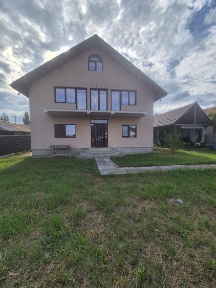 Casă cu 4 camere în Holboca