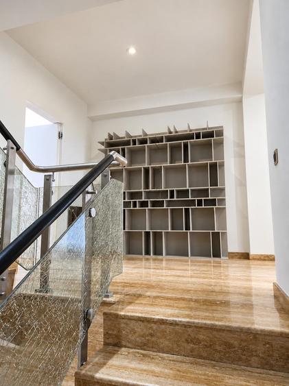 Casă cu 6 camere cu Teren 500 Mp în Dămăroaia