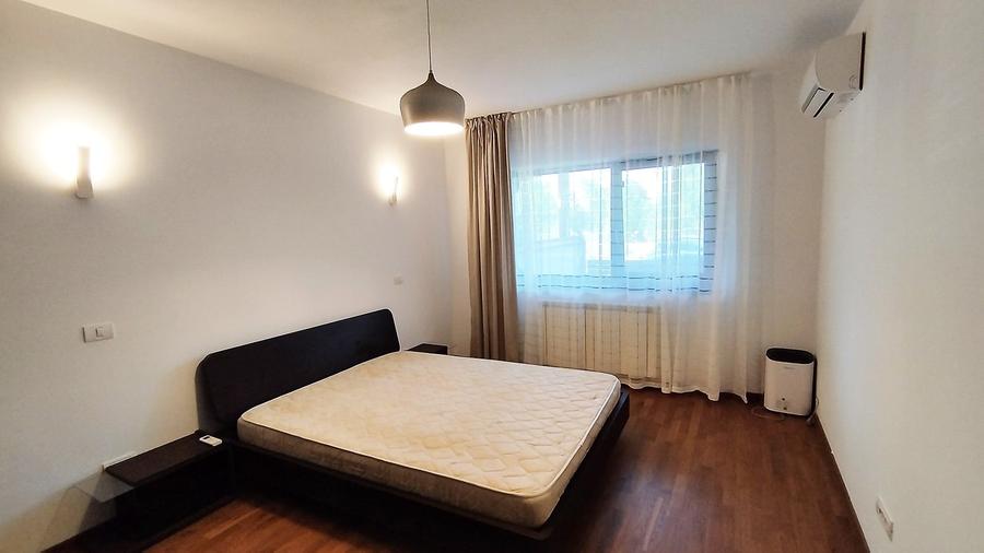 Apartament cu 3 camere decomandat în Tineretului