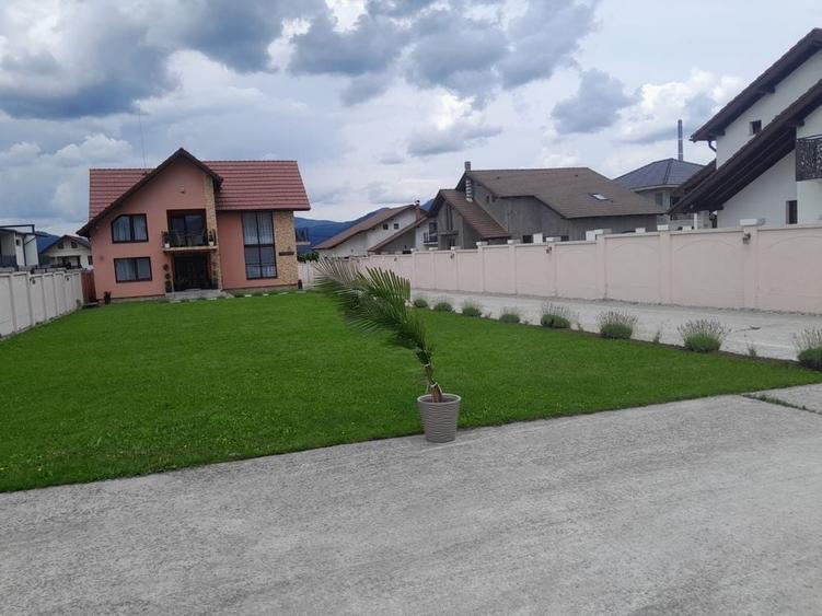 Casă cu 4 camere în Central