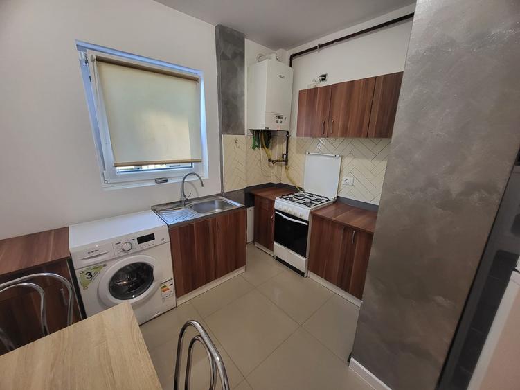 Apartament cu 2 camere decomandat în Europa