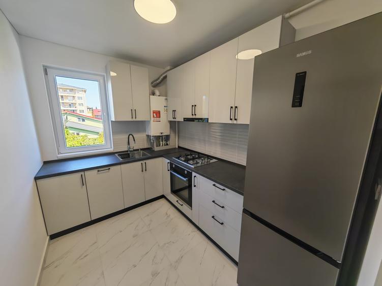 Apartament cu 2 camere decomandat în Apărătorii Patriei