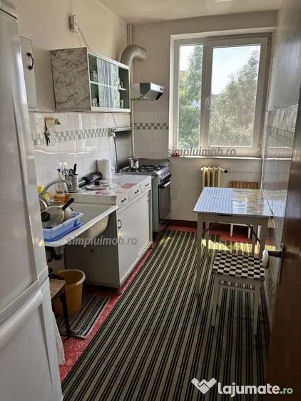 Apartament cu 3 camere decomandat în Brâncoveanu