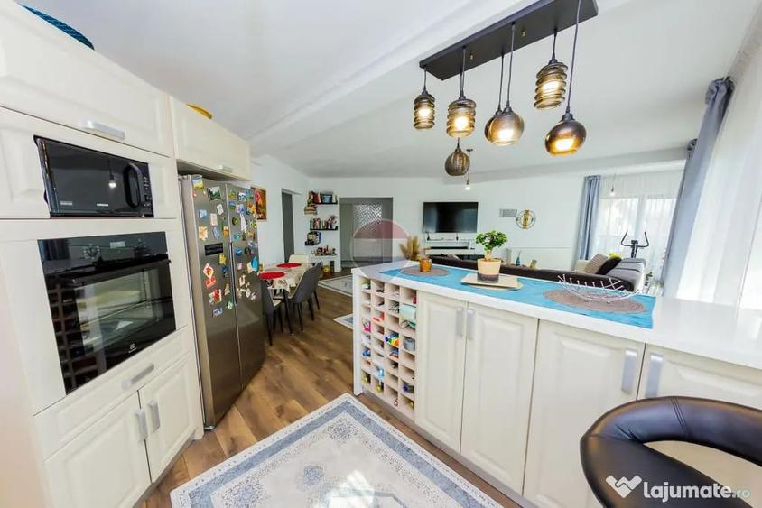 Apartament cu 3 camere decomandat în Central