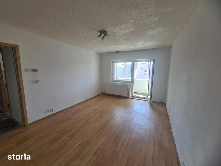 Apartament cu 2 camere decomandat în Județean