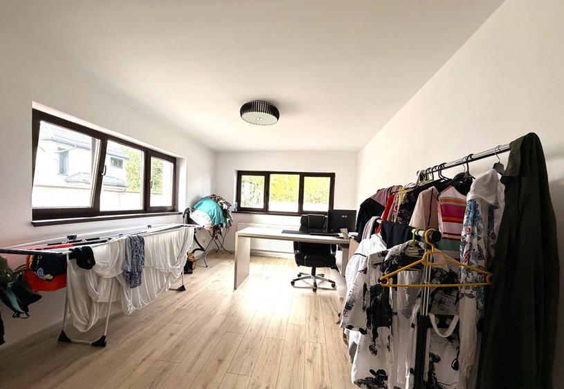 Casă individuală cu 4 camere cu Canalizare în Bucureștii Noi