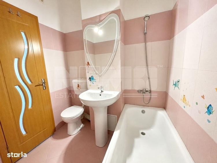 Apartament cu 3 camere decomandat în Vicovu de Sus