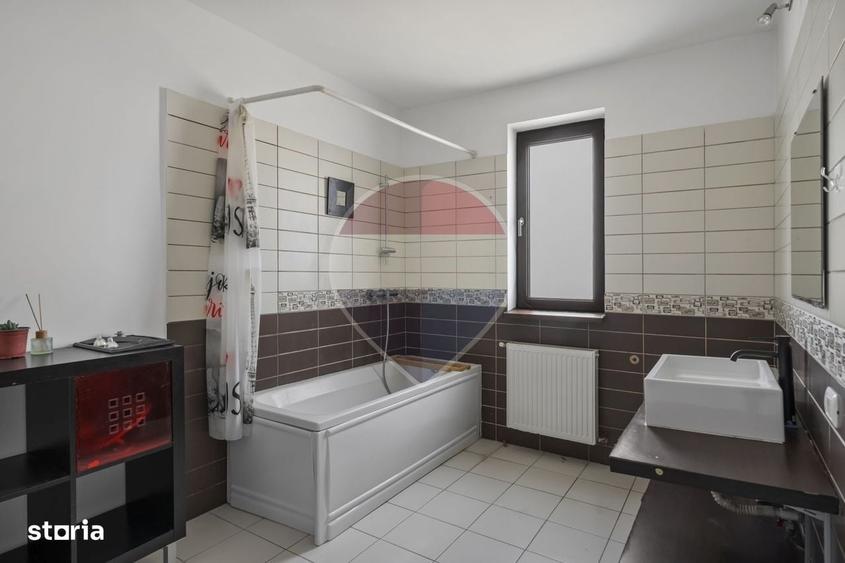 Casă cu 4 camere în Gulia