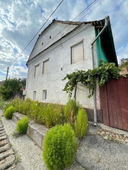 Casă cu 4 camere cu Teren 925 Mp în Fișer