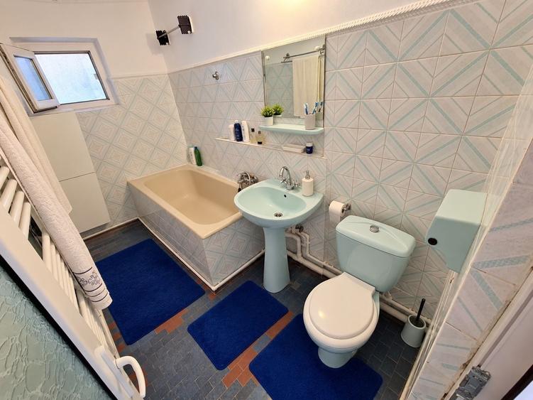 Apartament cu 3 camere decomandat în Dunărea
