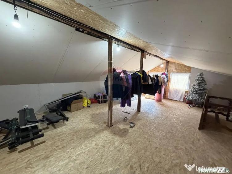 Casă cu 3 camere cu Teren 443 Mp în Central