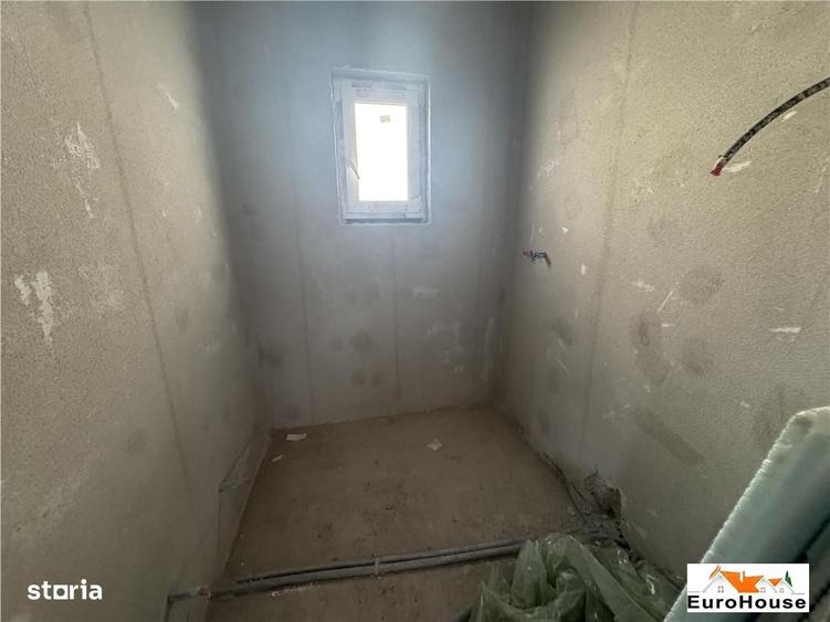 Casă cu 4 camere în Central
