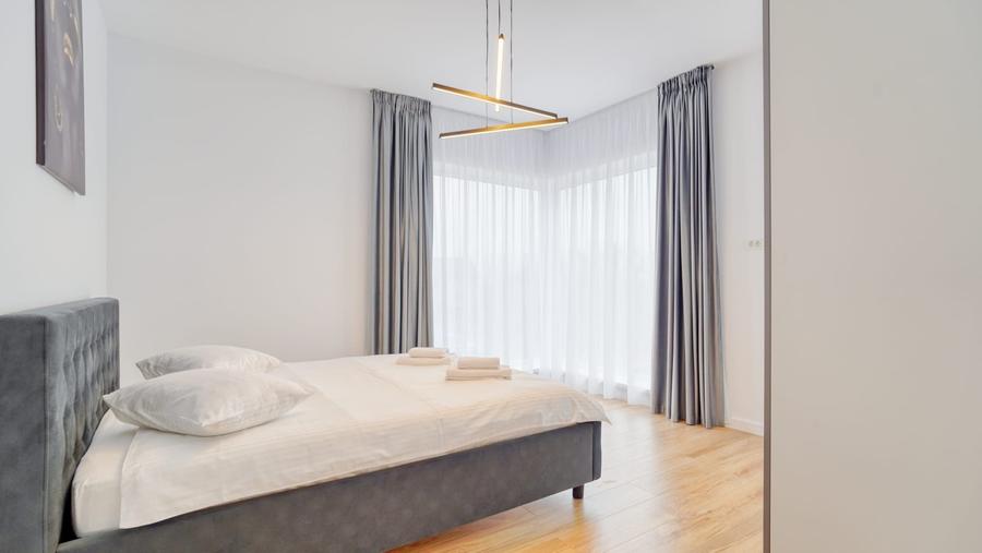 Casă cu 4 camere cu Teren 200 Mp în Central