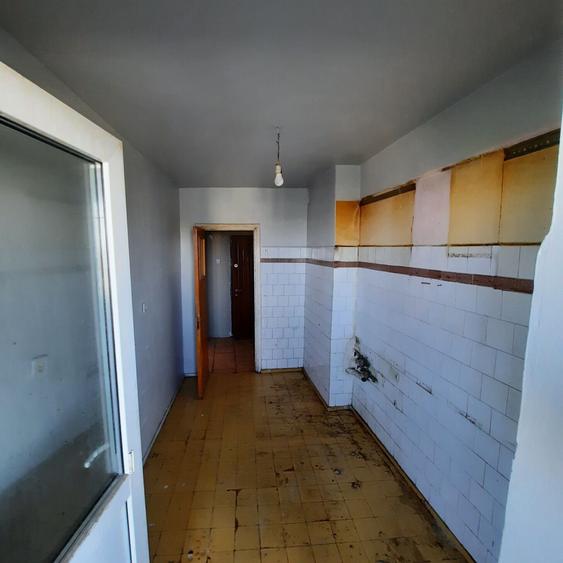 Apartament cu 3 camere decomandat în Colentina