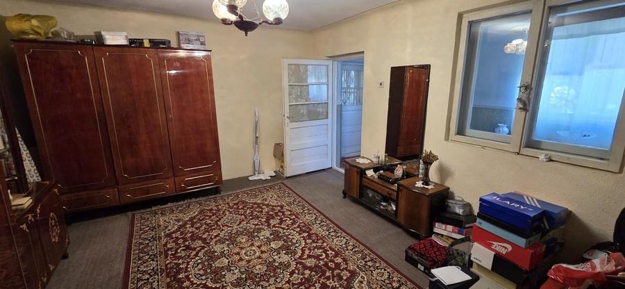 Casă individuală cu 3 camere cu Canalizare în Poienarii Vechi