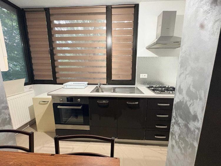 Apartament cu 2 camere decomandat în Narcisa
