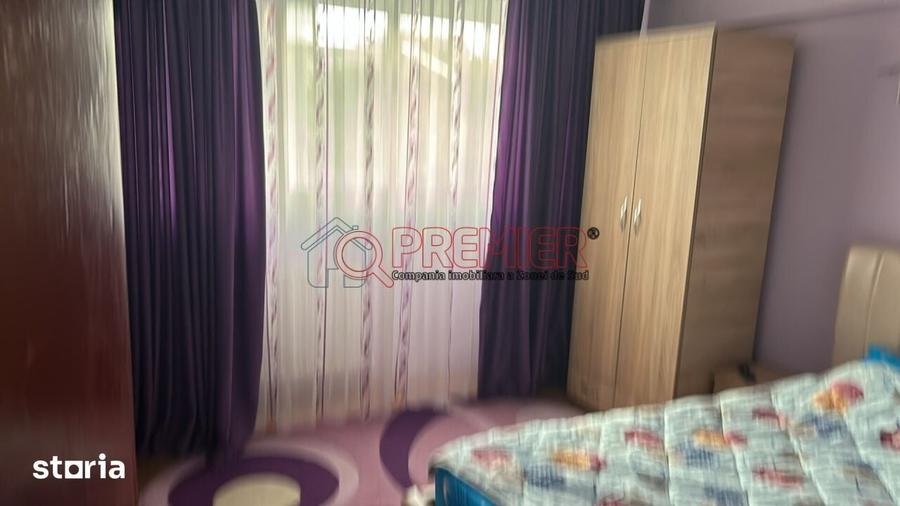 Apartament cu 3 camere decomandat în Berceni