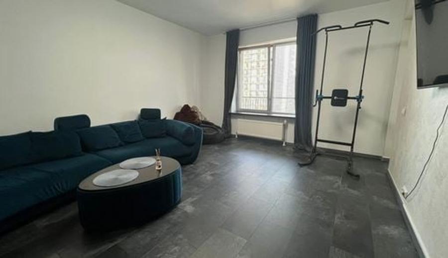 Apartament cu 2 camere semidecomandat, mobilat în Văcăresti