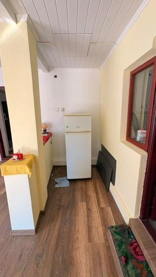 Casă individuală cu 5 camere cu Canalizare în Broșteni