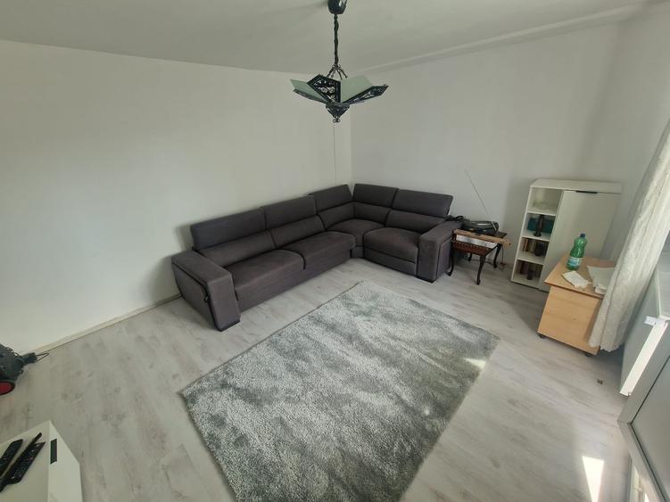 Apartament cu 2 camere decomandat în 13 Septembrie