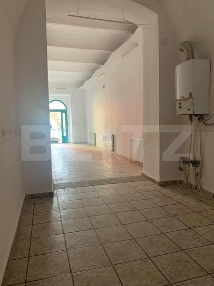 Spațiu comercial, de 60 mp, în Central