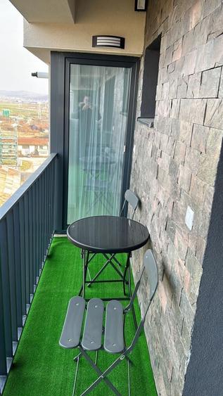 Apartament cu 2 camere decomandat în Exterior Vest