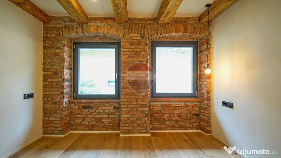 Apartament cu 3 camere decomandat în Centrul Istoric