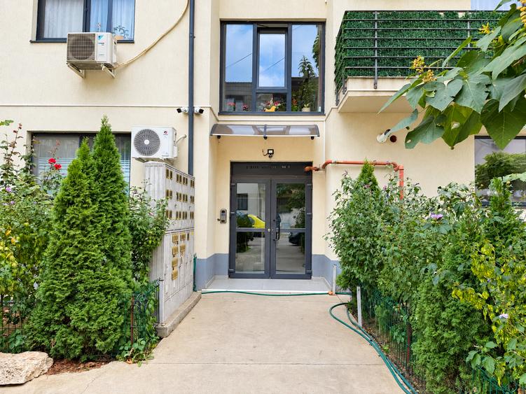 Apartament cu 2 camere decomandat în Dobroești