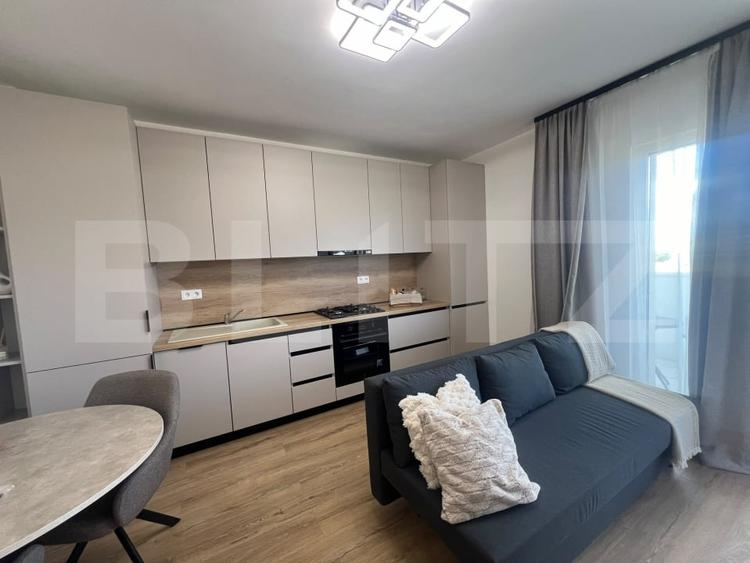 Apartament cu 2 camere semidecomandat, mobilat în Florești