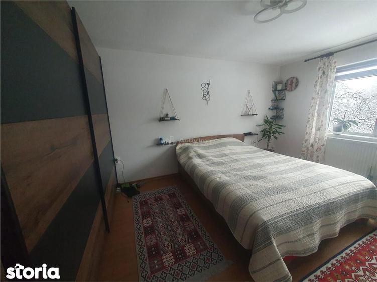 Casă cu 6 camere cu Teren 720 Mp în Bran