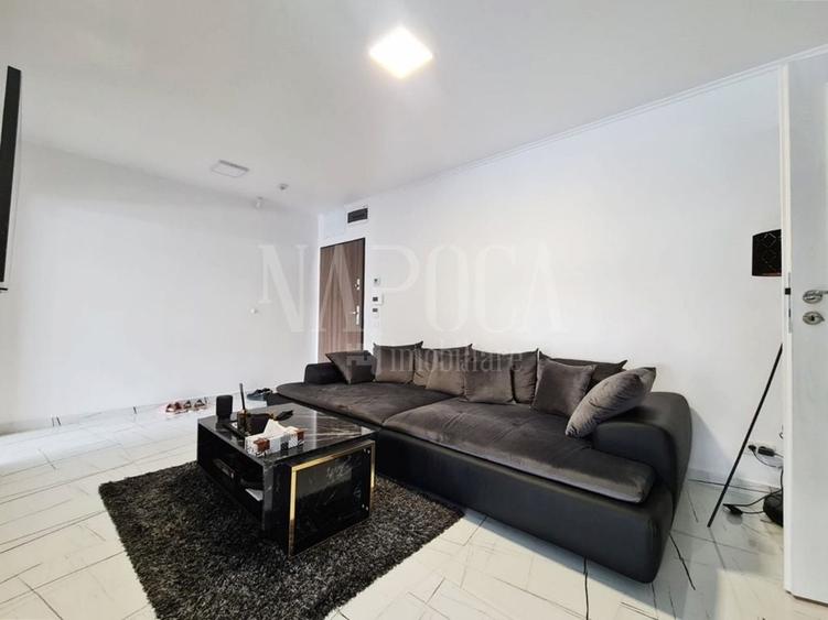 Apartament cu 3 camere semidecomandat în Central