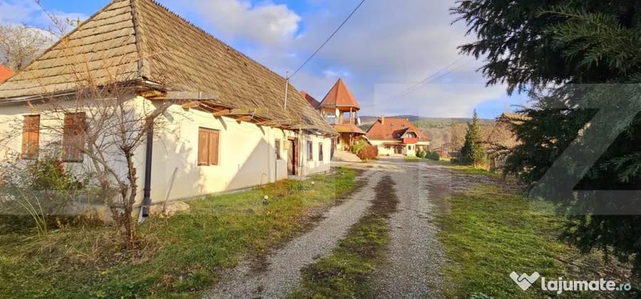 Casă cu 16 camere cu Teren 1663 Mp în Bicfalău