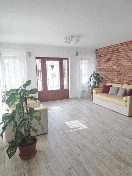 Casă cu 4 camere în Lunca Apei