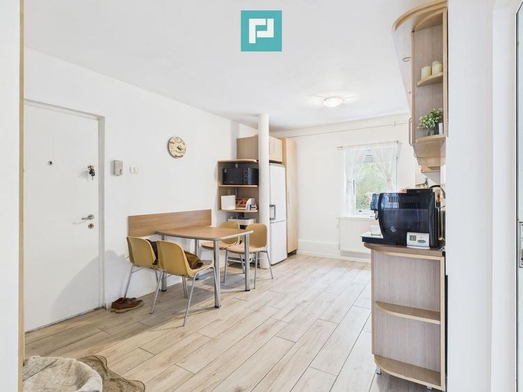 Apartament cu 4 camere decomandat, mobilat în Confecții