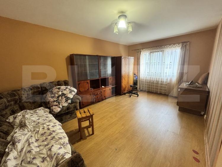 Apartament cu 2 camere decomandat, mobilat în Sud