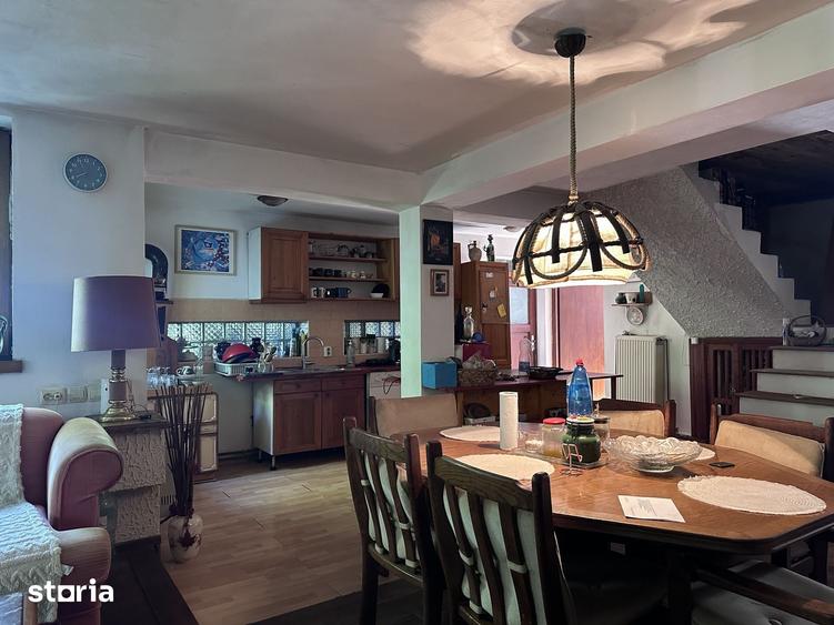 Vanzare casa in Pucioasa, Dambovi?a - 4 camere - teren 5.808 mp - 12