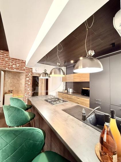 Apartament cu 2 camere semidecomandat, mobilat în Florești