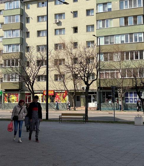 apartament decomandat 3 camere Andrei Muresanu Bistrita - 1
