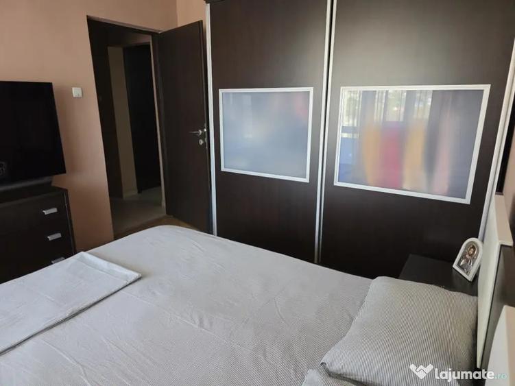Apartament cu 3 camere decomandat în Rogerius