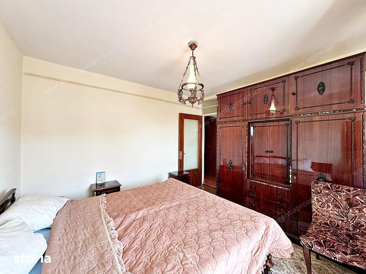 Apartament cu 3 camere decomandat în Mazepa 2