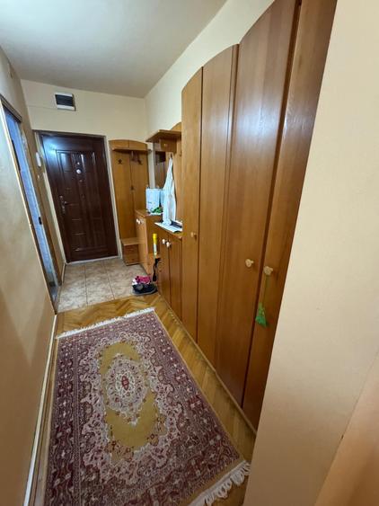 Apartament cu 3 camere decomandat în Inel II