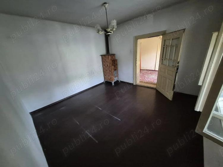 Casă cu 5 camere în Potlogi