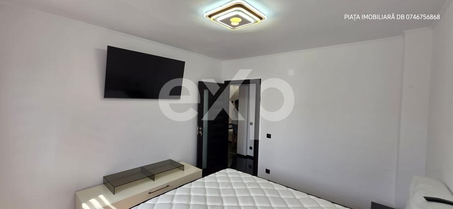 Apartament cu 3 camere semidecomandat, mobilat în Micro 9