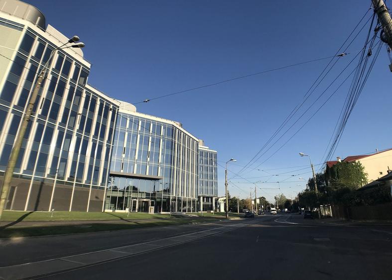 Birou, de 38,000 mp, în 1 Mai