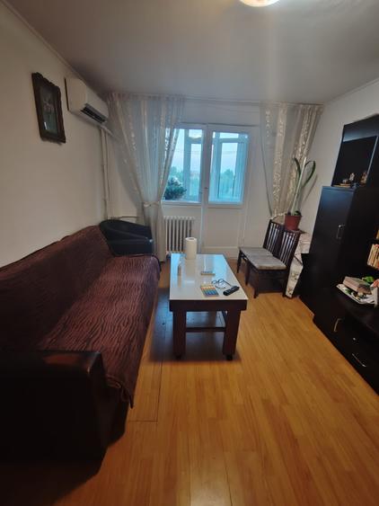 Apartament cu 2 camere semidecomandat în Berceni